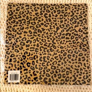 ☀️NWT Cheetah Bandana